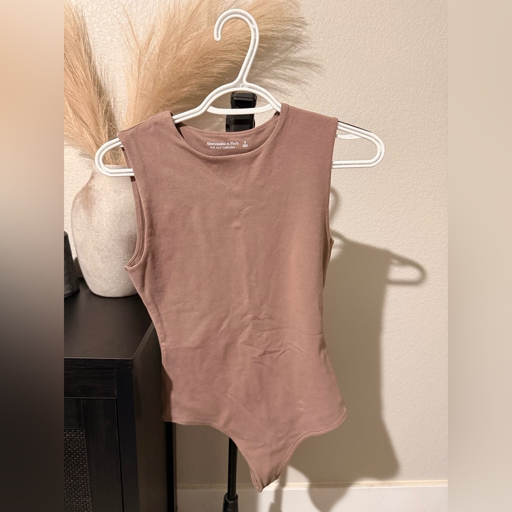 Abercrombie & Fitch Mauve Sleeveless Bodysuit